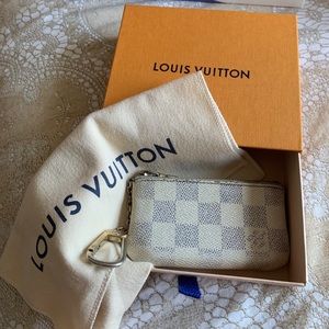 LOUIS VUITTON KEY POUCH // damier azur